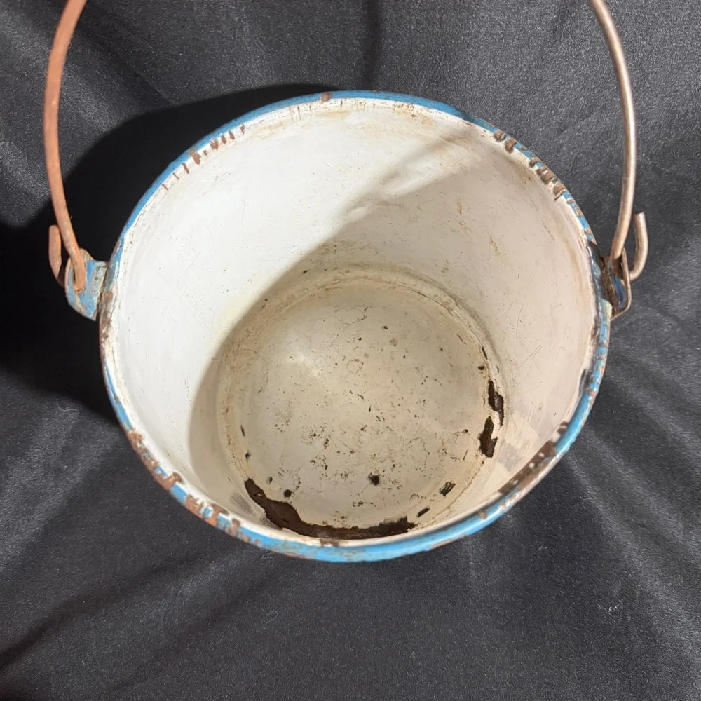 Vintage blue and white splatterware Enamel Bucket with wooden handle